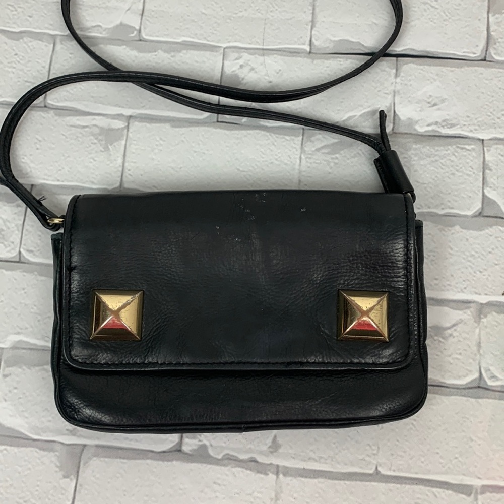Zara Woman Leather Crossbody bag purse Black Gold Zip snap close Pocket